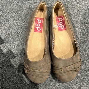 Girls GENTLY used flats size 2